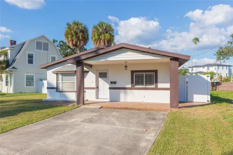 Villa ou maison à Saint Petersburg, Floride 3 chambres, 157.75 m2 № 2416621