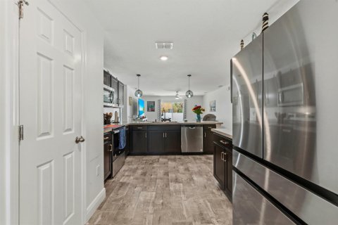 Casa en venta en Port St. Lucie, Florida, 3 dormitorios, 144.18 m2 № 2170054 - foto 17