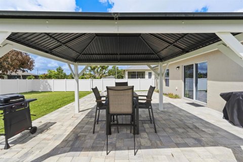 Casa en venta en Port St. Lucie, Florida, 3 dormitorios, 144.18 m2 № 2170054 - foto 19