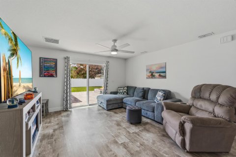 Casa en venta en Port St. Lucie, Florida, 3 dormitorios, 144.18 m2 № 2170054 - foto 1