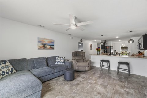 Casa en venta en Port St. Lucie, Florida, 3 dormitorios, 144.18 m2 № 2170054 - foto 6