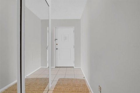 Condo in Saint Petersburg, Florida, 2 bedrooms  № 1791292 - photo 15