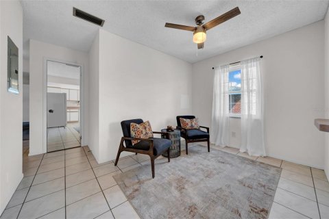 Condo in Saint Petersburg, Florida, 2 bedrooms  № 1791292 - photo 11