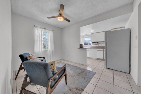 Condo in Saint Petersburg, Florida, 2 bedrooms  № 1791292 - photo 12