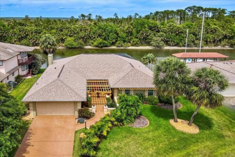 House in Palm Coast, Florida 4 bedrooms, 205.87 sq.m. № 1536939 - photo 10