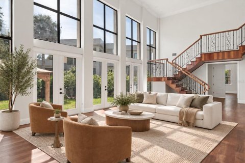 Casa en venta en Tampa, Florida, 6 dormitorios, 536.7 m2 № 2383816 - foto 17