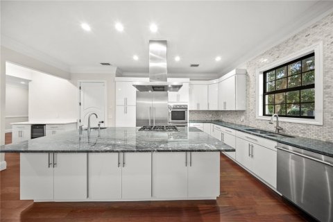 Casa en venta en Tampa, Florida, 6 dormitorios, 536.7 m2 № 2383816 - foto 7