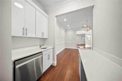 Casa en venta en Tampa, Florida, 6 dormitorios, 536.7 m2 № 2383816 - foto 10