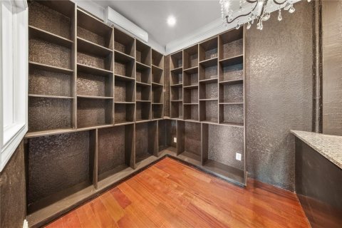 Casa en venta en Tampa, Florida, 6 dormitorios, 536.7 m2 № 2383816 - foto 23