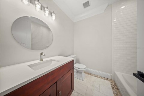 Casa en venta en Tampa, Florida, 6 dormitorios, 536.7 m2 № 2383816 - foto 28