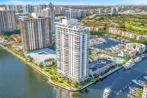 Condominio en venta en Aventura, Florida, 2 dormitorios, 169.55 m2 № 1995115 - foto 29