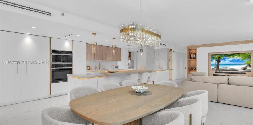 Condominio en Aventura, Florida, 2 dormitorios № 1995115