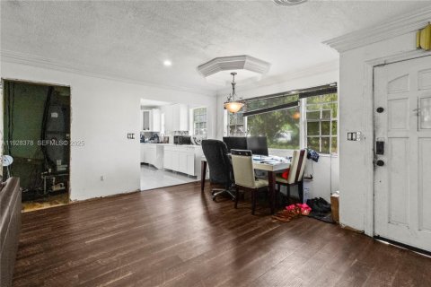 House in Miramar, Florida 5 bedrooms, 194.72 sq.m. № 1986972 - photo 8