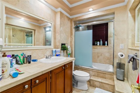 House in Miramar, Florida 5 bedrooms, 194.72 sq.m. № 1986972 - photo 21