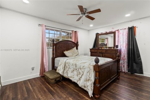 House in Miramar, Florida 5 bedrooms, 194.72 sq.m. № 1986972 - photo 16