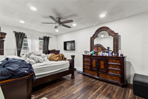 House in Miramar, Florida 5 bedrooms, 194.72 sq.m. № 1986972 - photo 15