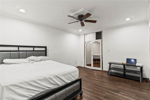 House in Miramar, Florida 5 bedrooms, 194.72 sq.m. № 1986972 - photo 18