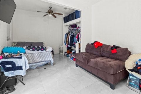 House in Miramar, Florida 5 bedrooms, 194.72 sq.m. № 1986972 - photo 30