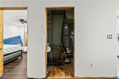 House in Miramar, Florida 5 bedrooms, 194.72 sq.m. № 1986972 - photo 22