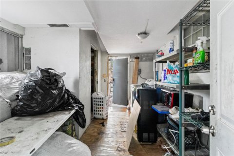 House in Miramar, Florida 5 bedrooms, 194.72 sq.m. № 1986972 - photo 24