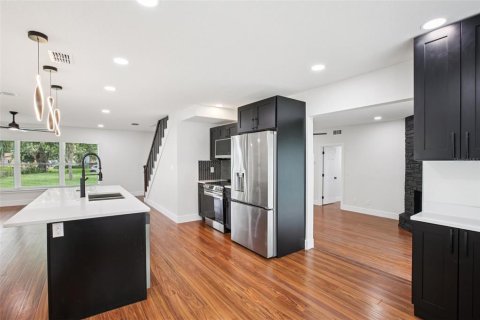 Villa ou maison à vendre à Temple Terrace, Floride: 5 chambres, 240.34 m2 № 1767568 - photo 11