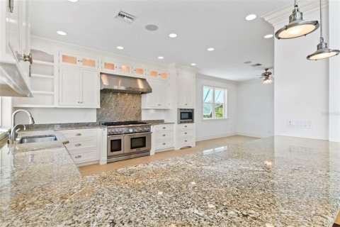 House in Vero Beach, Florida 4 bedrooms, 307.04 sq.m. № 1769942 - photo 14