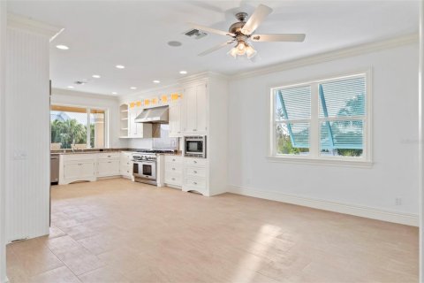 House in Vero Beach, Florida 4 bedrooms, 307.04 sq.m. № 1769942 - photo 15