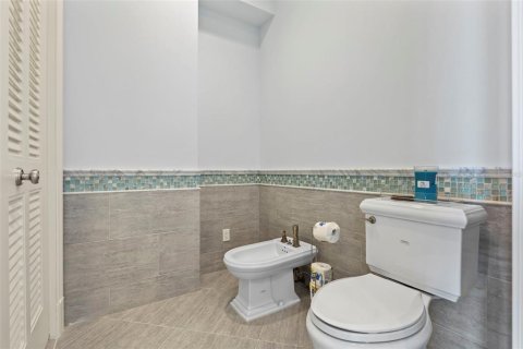 House in Vero Beach, Florida 4 bedrooms, 307.04 sq.m. № 1769942 - photo 30