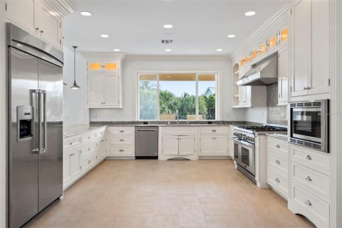 House in Vero Beach, Florida 4 bedrooms, 307.04 sq.m. № 1769942 - photo 17