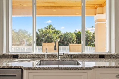 House in Vero Beach, Florida 4 bedrooms, 307.04 sq.m. № 1769942 - photo 19