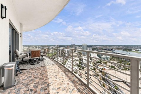 Condominio en alquiler en Tampa, Florida, 3 dormitorios, 161 m2 № 2308312 - foto 20