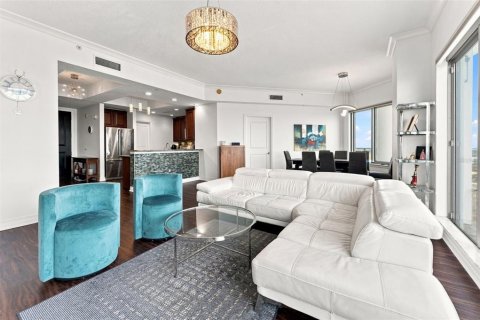 Condominio en alquiler en Tampa, Florida, 3 dormitorios, 161 m2 № 2308312 - foto 8