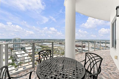 Condominio en alquiler en Tampa, Florida, 3 dormitorios, 161 m2 № 2308312 - foto 21