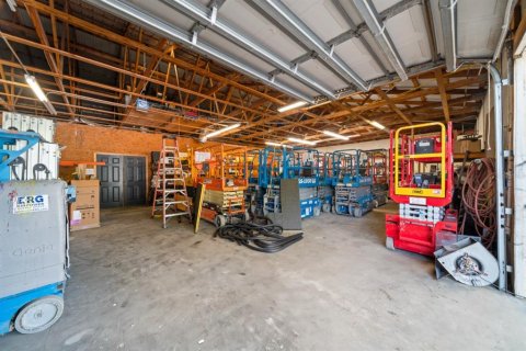 Propiedad comercial en alquiler en Belleview, Florida № 1833462 - foto 22