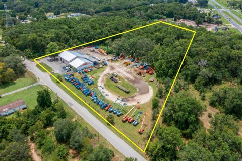 Propiedad comercial en alquiler en Belleview, Florida № 1833462 - foto 1