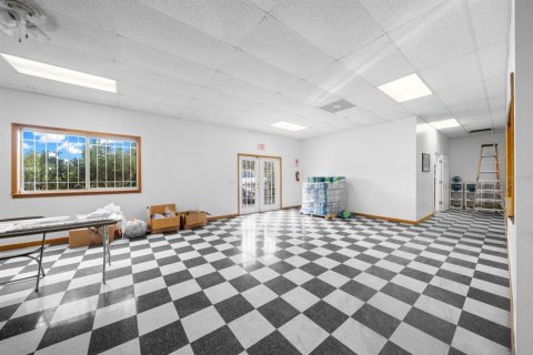 Propiedad comercial en alquiler en Belleview, Florida № 1833462 - foto 3