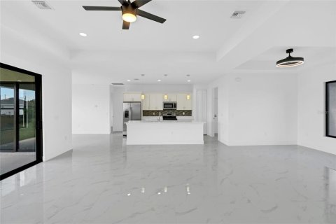 Casa en venta en Lehigh Acres, Florida, 3 dormitorios, 191.56 m2 № 2212465 - foto 11
