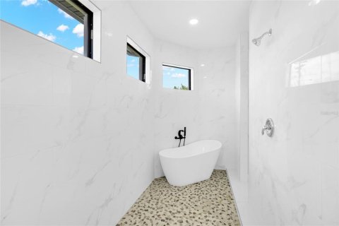 Casa en venta en Lehigh Acres, Florida, 3 dormitorios, 191.56 m2 № 2212465 - foto 5