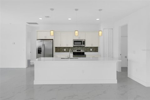 Casa en venta en Lehigh Acres, Florida, 3 dormitorios, 191.56 m2 № 2212465 - foto 19