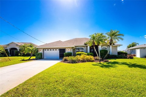 House in Rotonda, Florida 3 bedrooms, 225.29 sq.m. № 2098379 - photo 8