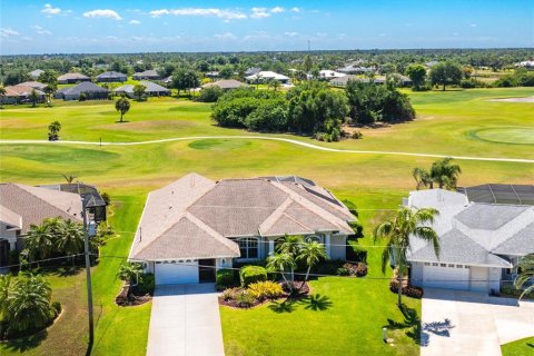 House in Rotonda, Florida 3 bedrooms, 225.29 sq.m. № 2098379