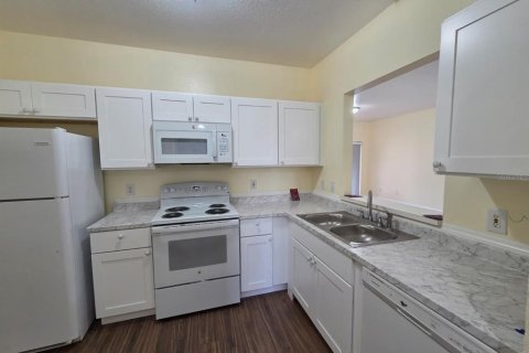 Condo in Orlando, Florida, 3 bedrooms  № 1915379 - photo 4