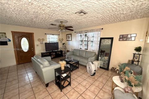 Купить виллу или дом в Вест-Парк, Флорида 3 спальни, 129.97м2, № 1991948 - фото 2