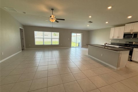 Casa en alquiler en Sun City Center, Florida, 4 dormitorios, 179.77 m2 № 1866598 - foto 4