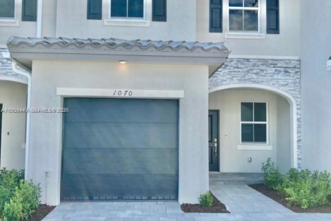 Adosado en Homestead, Florida 3 dormitorios, 123.65 m2 № 2020990