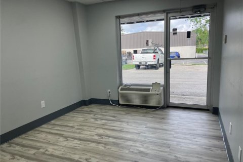 Propiedad comercial en alquiler en Orlando, Florida, 18.58 m2 № 1766169 - foto 6