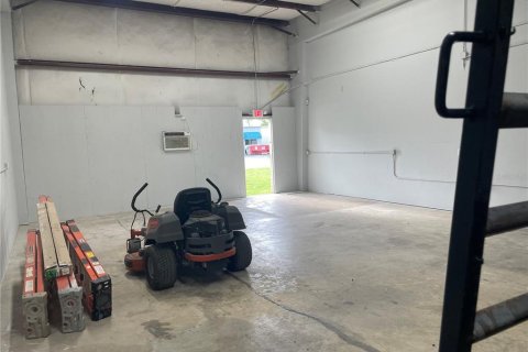 Propiedad comercial en alquiler en Orlando, Florida, 18.58 m2 № 1766169 - foto 3