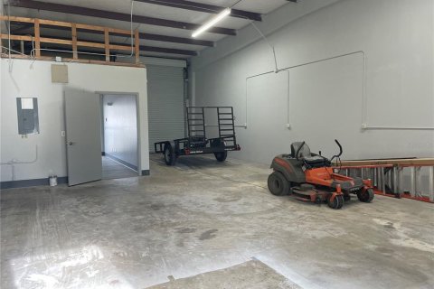 Propiedad comercial en alquiler en Orlando, Florida, 18.58 m2 № 1766169 - foto 4