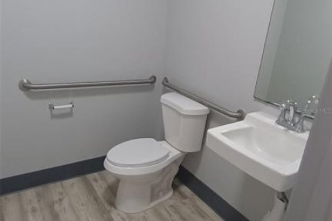 Immobilier commercial à louer à Orlando, Floride: 18.58 m2 № 1766169 - photo 2