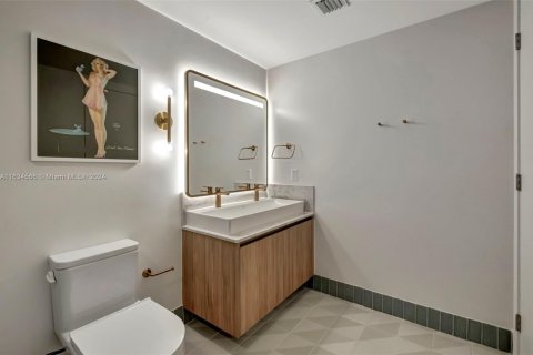 Condo in Miami, Florida, 2 bedrooms  № 1691827 - photo 10